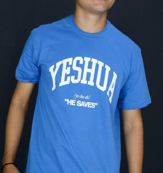 Camiseta Cristã - YESHUA HE SAVES AZUL